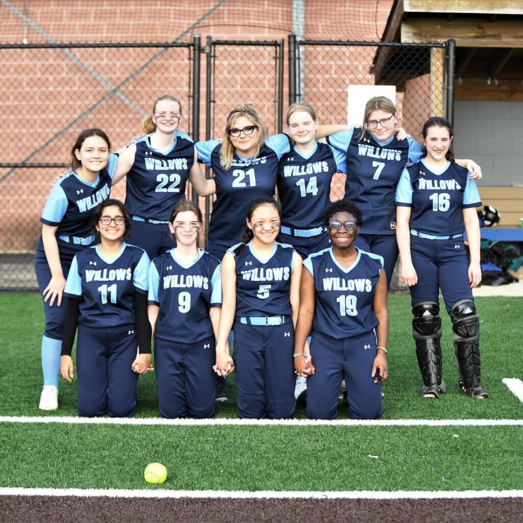 softball team at willows academy all girls chicago